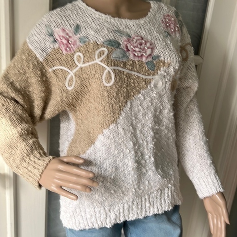 Gotham vintage off white/tan acrylic embellished sweater